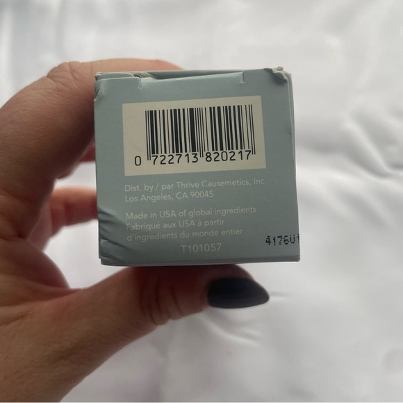 Bigger Than Beauty Skincare Defying Gravity Deep Hydration Moisturizer 2.5 fl oz - Picture 6 of 6